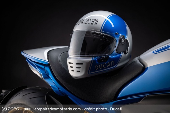 Un casque assortie est disponible pour chaque machine