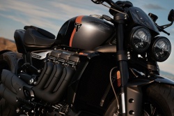 Triumph apporte de la couleur dans sa gamme