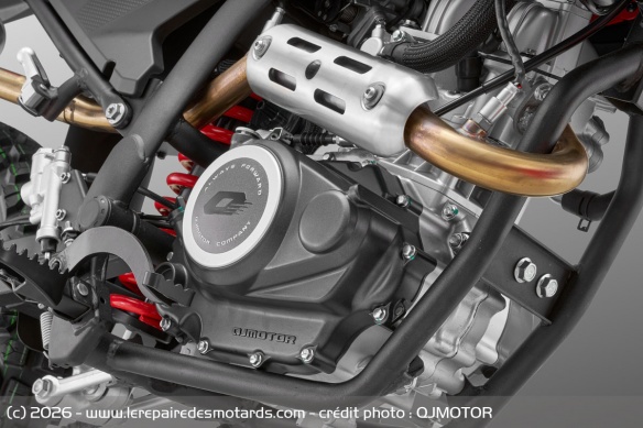 Trail QJMotor SRT 125 DX Trail QJMotor SRT 125 DX