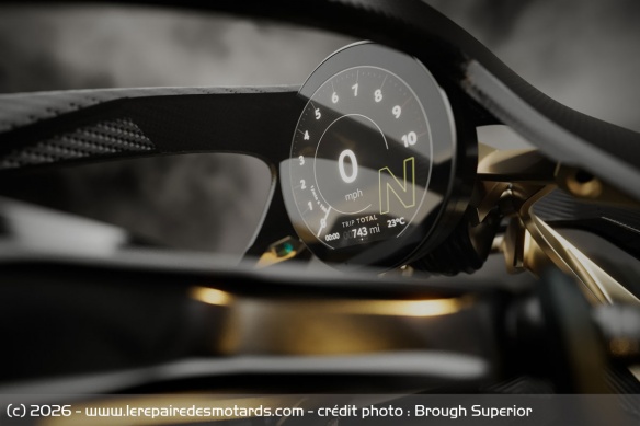 Roadster Aston Martin X Brough Superior AMB 002