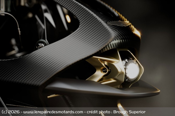 Roadster Aston Martin X Brough Superior AMB 002
