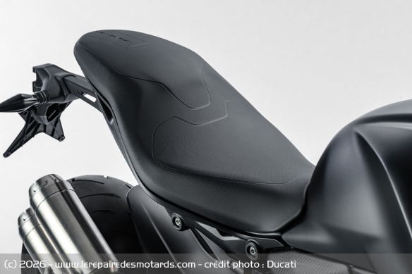 Roadster Ducati Monster Dark