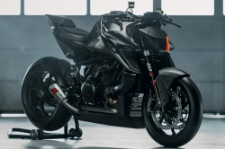 Roadster KTM 1390 Super Duke RR Track - Cr&eacute;dit photo : Dobler T.