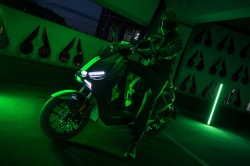 Scooter &eacute;lectrique Niu FQiX x Razer Special Edition