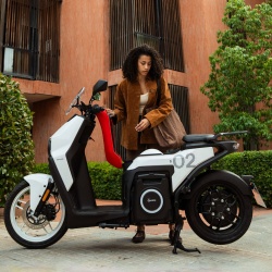 Scooter &eacute;lectrique Silence S02