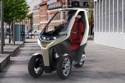 Scooter &eacute;lectrique &agrave; toit Xyte One