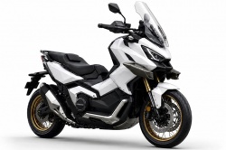 Un maxi-scooter de 95 chevaux !