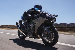 La Kawasaki Ninja H2 revient sur route
