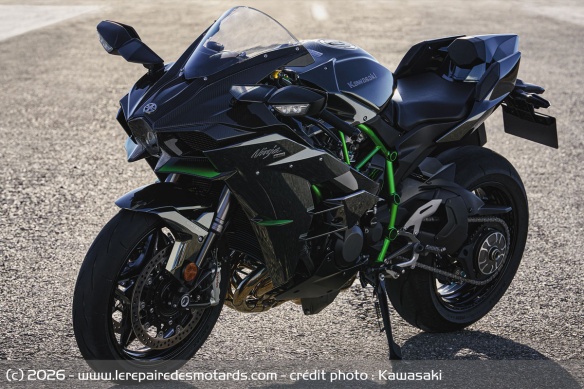 Visuellement, la Ninja H2 reste tr&egrave;s proche de l'ancienne g&eacute;n&eacute;ration