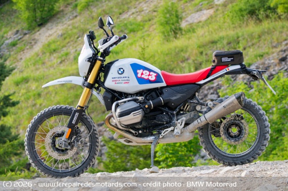 En dehors des stickers, la moto reprend uniquement des pièces disponibles au catalogue