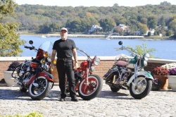 Billy Joel met ses motos aux ench&egrave;res