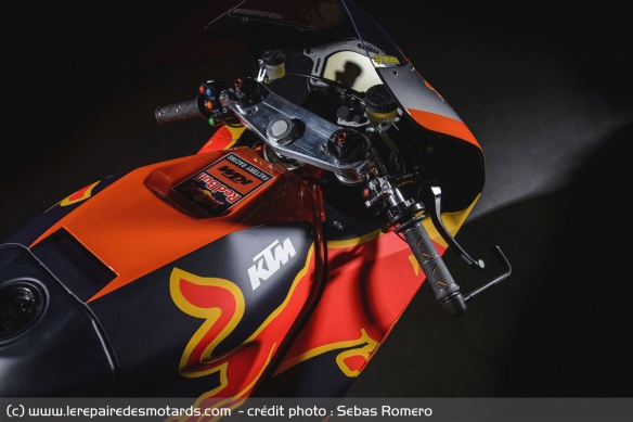 Quickshifter, traction control, anti wheelie... la RC16 fait le plein d'électronique