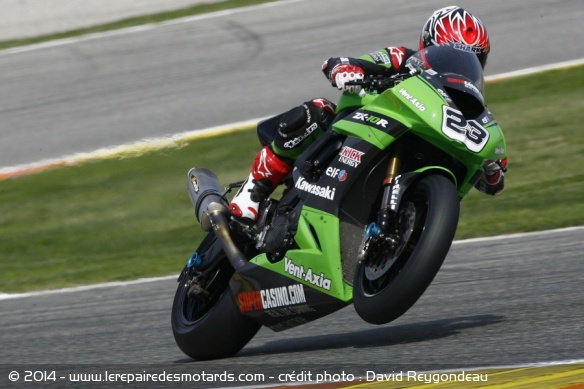 Parkes en 2009 sur la ZX10R du team PBM