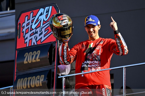 Bagnaia est sacré Champion du Monde après une incroyable remontée Bagnaia est sacré Champion du Monde après une incroyable remontée