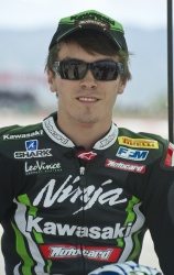 Pilote Loris Baz - Crédit photo : Kawasaki
