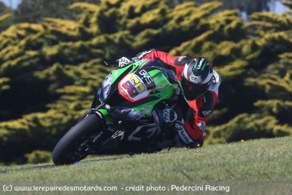 Hernandez sur la Kawasaki Pedercini à Phillip Island
