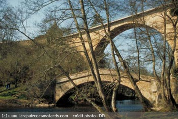 Balade en Morvan : pont de Pierre Perthuis