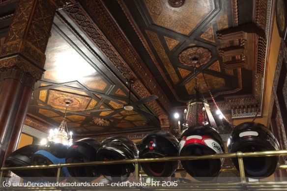 Joli restaurant du soir à Bilbao
