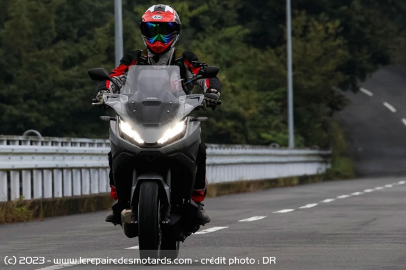 Essai du casque intégral Arai Tour-X5 sur route