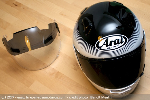 Le casque intégral Arai QV-Pro
