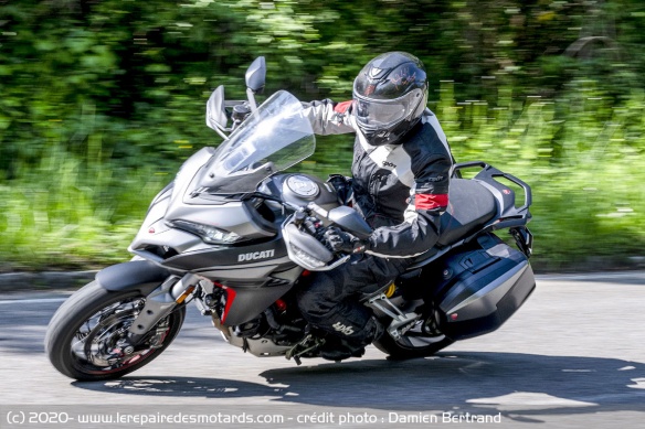 Le modulable Dexter Adron Carbon Evo et la Multistrada