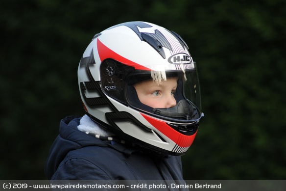 Essai du casque intégral HJC CL-Y pour enfants
