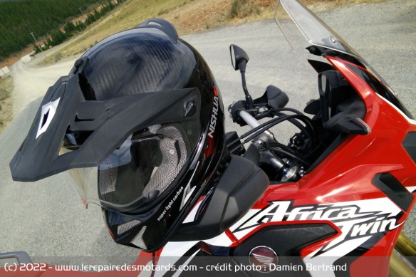 Le casque intégral Nishua Enduro Carbon Le casque intégral Nishua Enduro Carbon