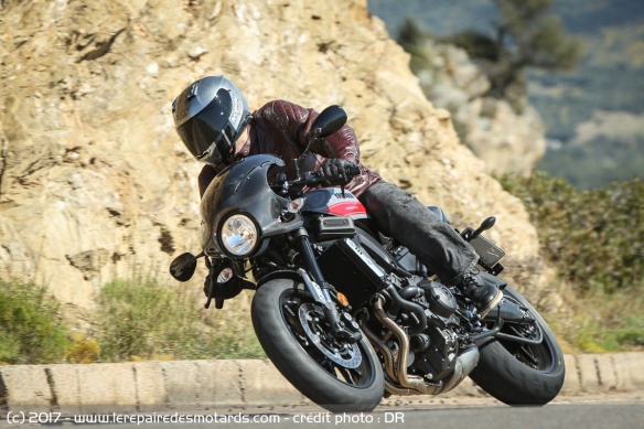 Essai casque intégral Nolan N87 sur Yamaha XSR Abarth