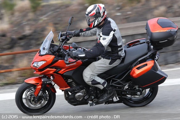 Casque intégral Scorpion Exo-2000 Air essayé sur la Kawasaki Versys