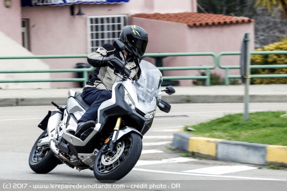 Essai du casque en ville avec le Honda X-ADV