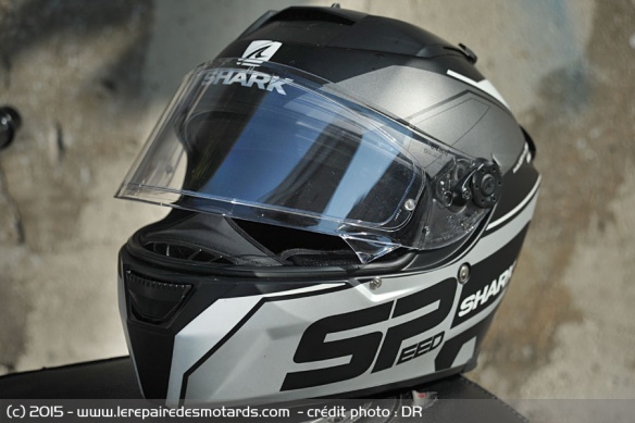 Essais du casque intégral Shark Speed-R 2 dans sa version Sauer