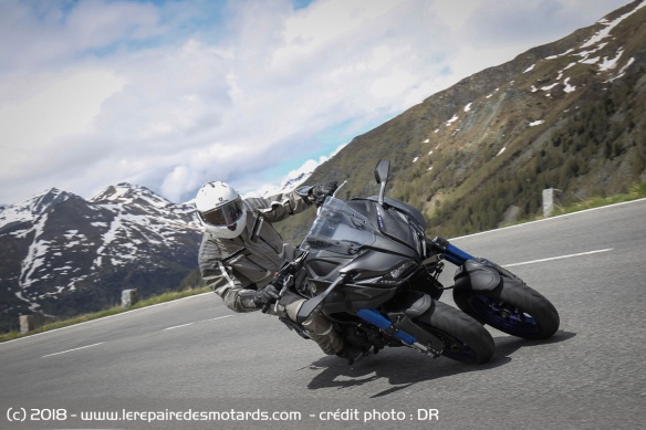 Essai du Shark Evo-One 2 sur la Yamaha Niken