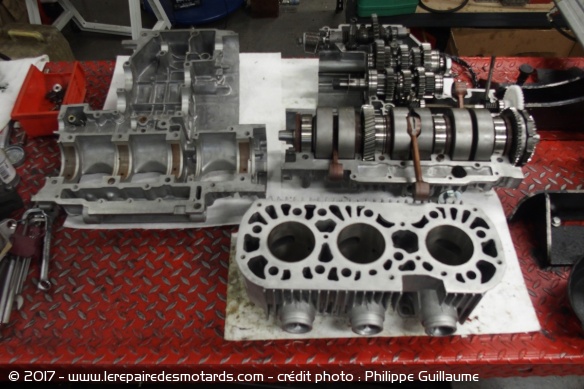 Conseils : que vérifier à l'achat d'un Youngtimer ? Moteur 3 cylindres Suzuki en remontage