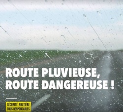 route-pluvieuse-dangereuse