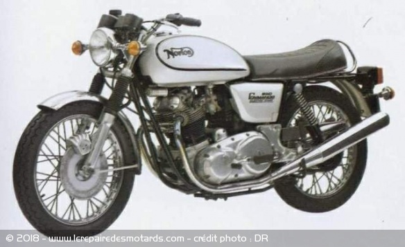 Conseils : démarrer une moto au kick, norton commando