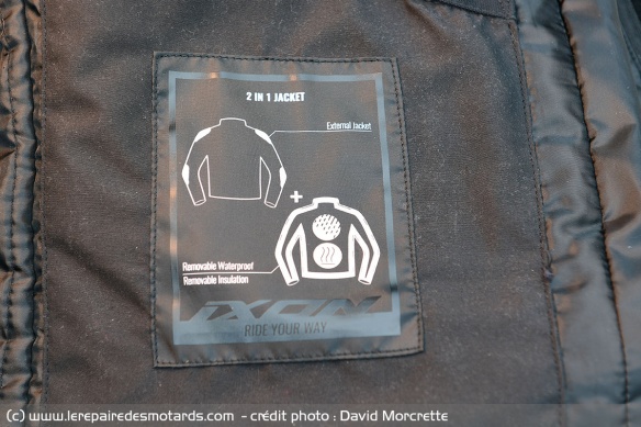 Etiquette de blouson montrant les emplacements des protections