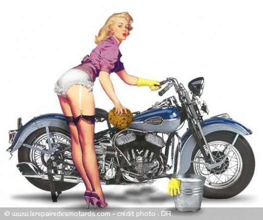 Conseils : bien laver sa moto, utiliser de l'eau froide