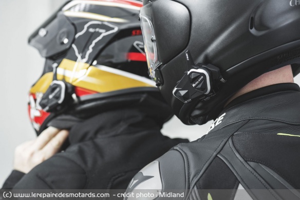 Communication motard à motard jusqu'à dix personnes