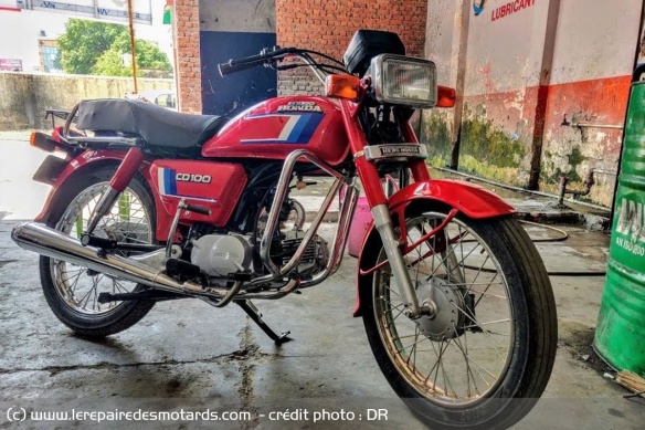 La toute première Hero Honda CD 100 La toute première Hero Honda CD 100