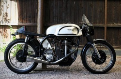 Norton manx (photo : DR)
