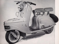 Scooter Peugeot S55 (crédit photo : DR)
