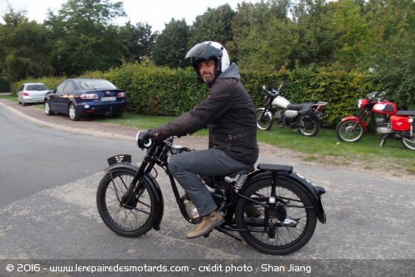  IFA 125 RT sur la route avec Le Repaire