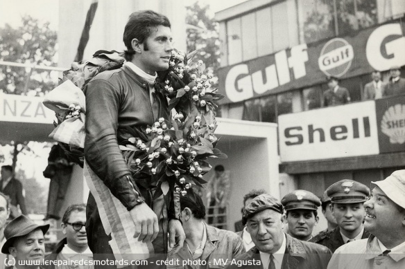 Giacomo Agostini, légende du sport moto et 13 fois champion du monde avec MV
