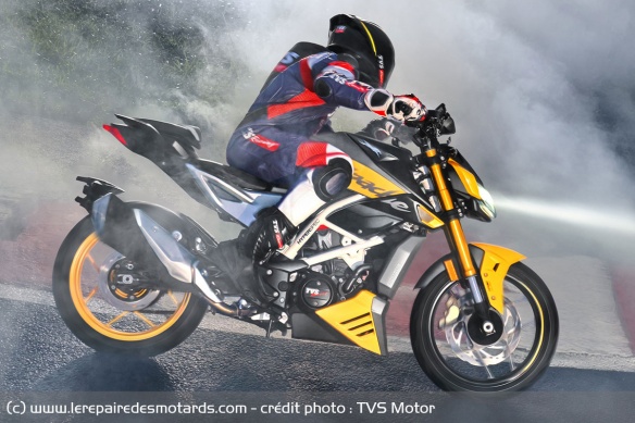 Le roadster TVS Apache RTR 310 Le roadster TVS Apache RTR 310
