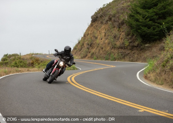 Zero Motorcycles SR en action