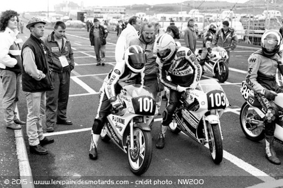 Joey et Robert Dunlop au départ de la North West