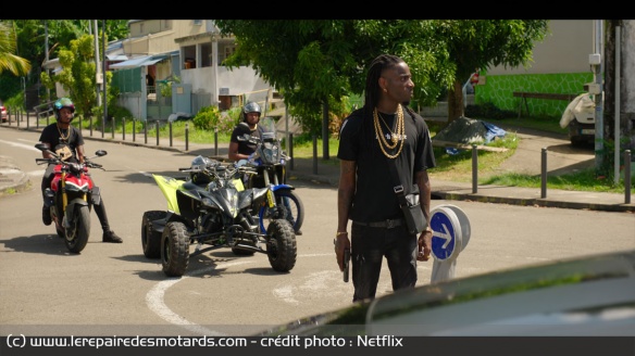 On peut également croiser Ducati Streetfighter et Yamaha Ténéré On peut également croiser Ducati Streetfighter et Yamaha Ténéré
