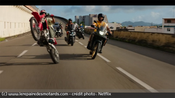 C'est à moto et scooter que les collectent s'effectuent C'est à moto et scooter que les collectent s'effectuent