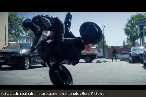 Pour transformer une moto en électrique, il suffit simplement de jouer la bande-son adaptée