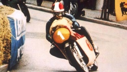 Agostini et sa MV Agusta tiennent le premier rôle